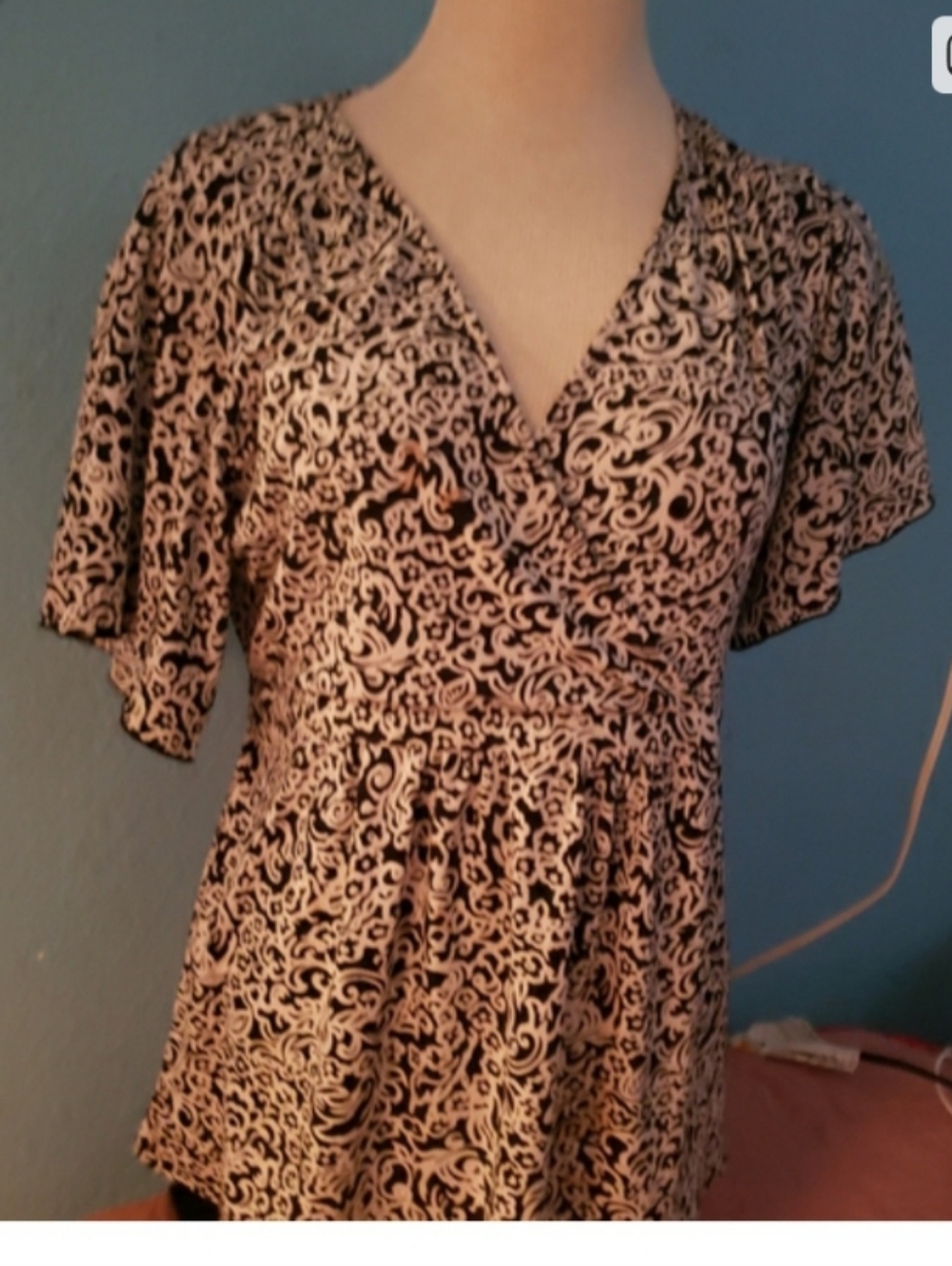 Womens Black and Cream Print Flutter Sleeve Wrap Top